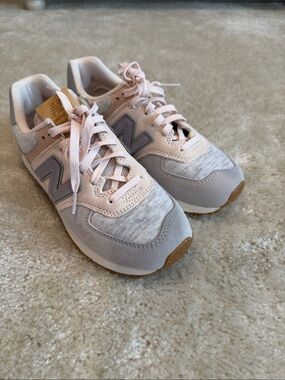 New Balance 574 Sneakers Light Grey & Pink size 7.5